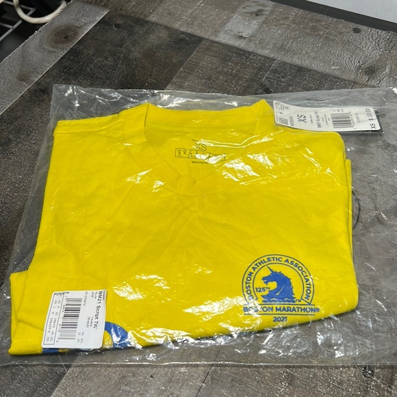 NEW SEALED ADIDAS Women's Running Carrera T-Shirt XS